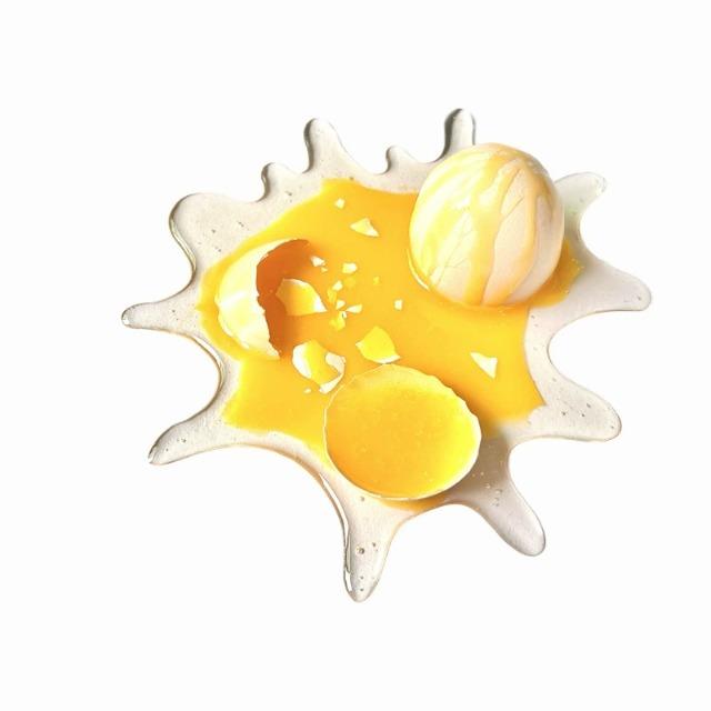 Broken Egg Spoof Phone Stand Realistic Spilled Milk Tea Prank Toy Funny Desk Ornament Stress Relief Decorative Holiday Gift