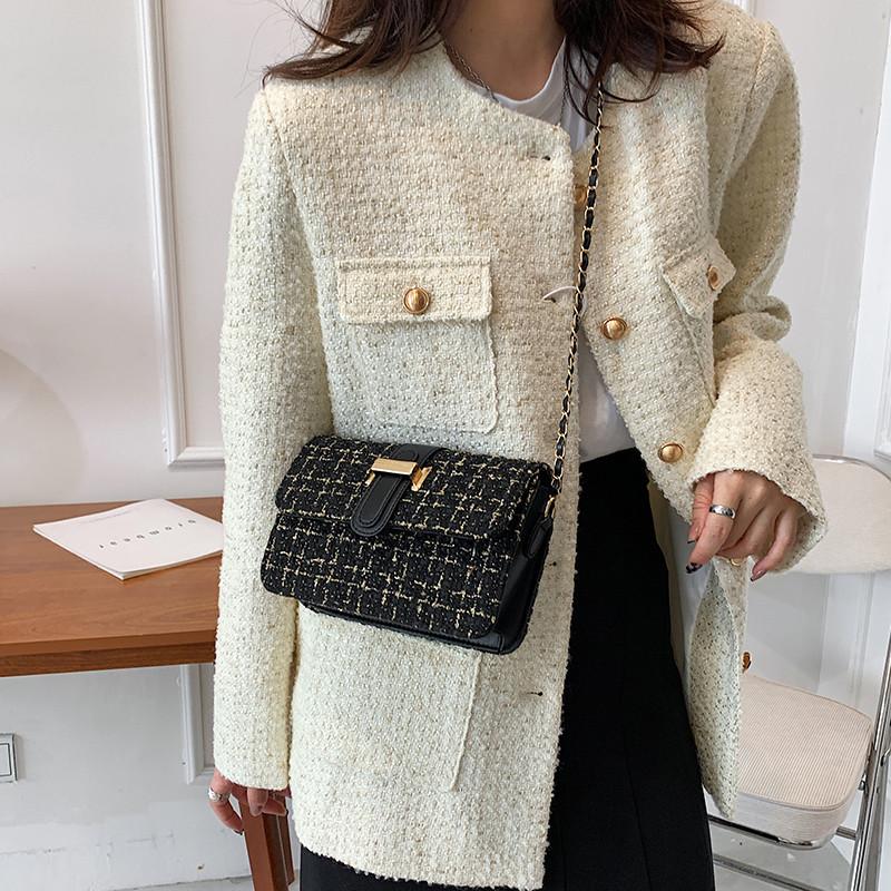 Casual Trendy and Fashionable Small Bag for Women In Summer Niche Design Small Square Bag New Fashionable and Beautiful Crossbody Bag