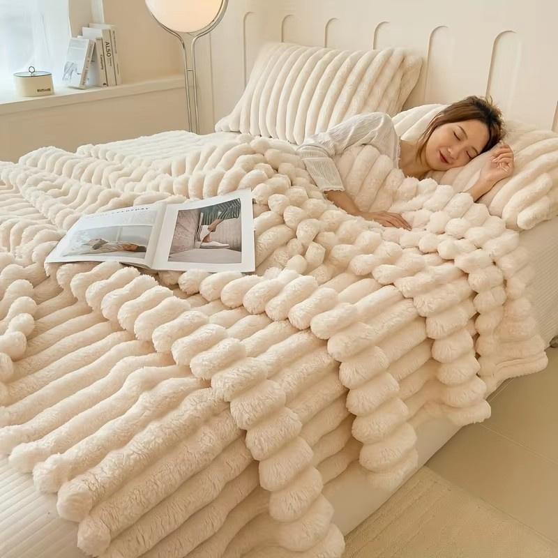 1 Piece Thickened Flannel Blanket Solid Color Soft Fluffy Plush Throws for Sofa Bed Office Travel Coral Rabbit Plush Blanket Winter Thermal Blanket