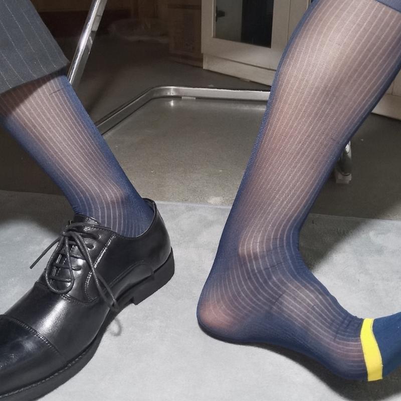 Calzini da uomo sottili e trasparenti in nylon traspirante, calze a righe over the calf per affari