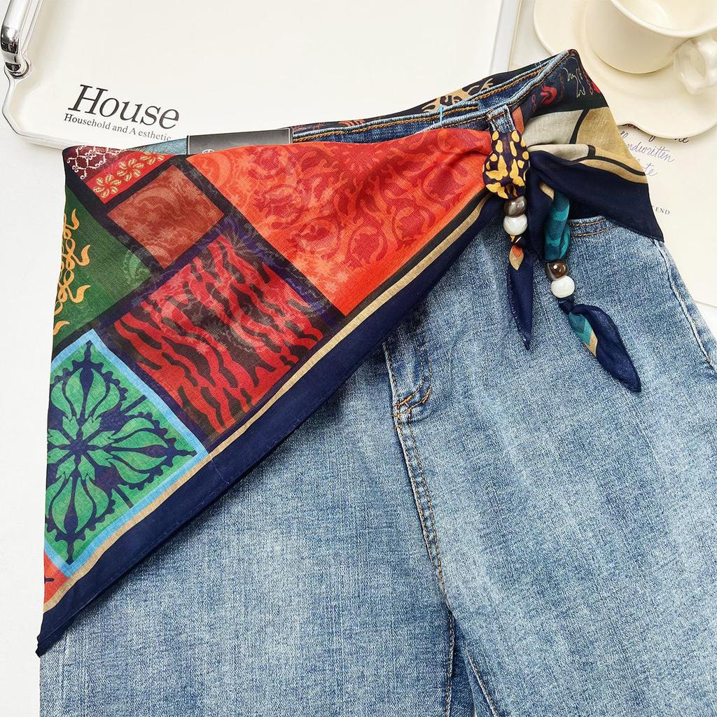 Retro Ethnisch Geschichteter Dreieckiger Seidenschal: Vielseitiger Gürtel, Kopftuch und Taillenaccessoire
