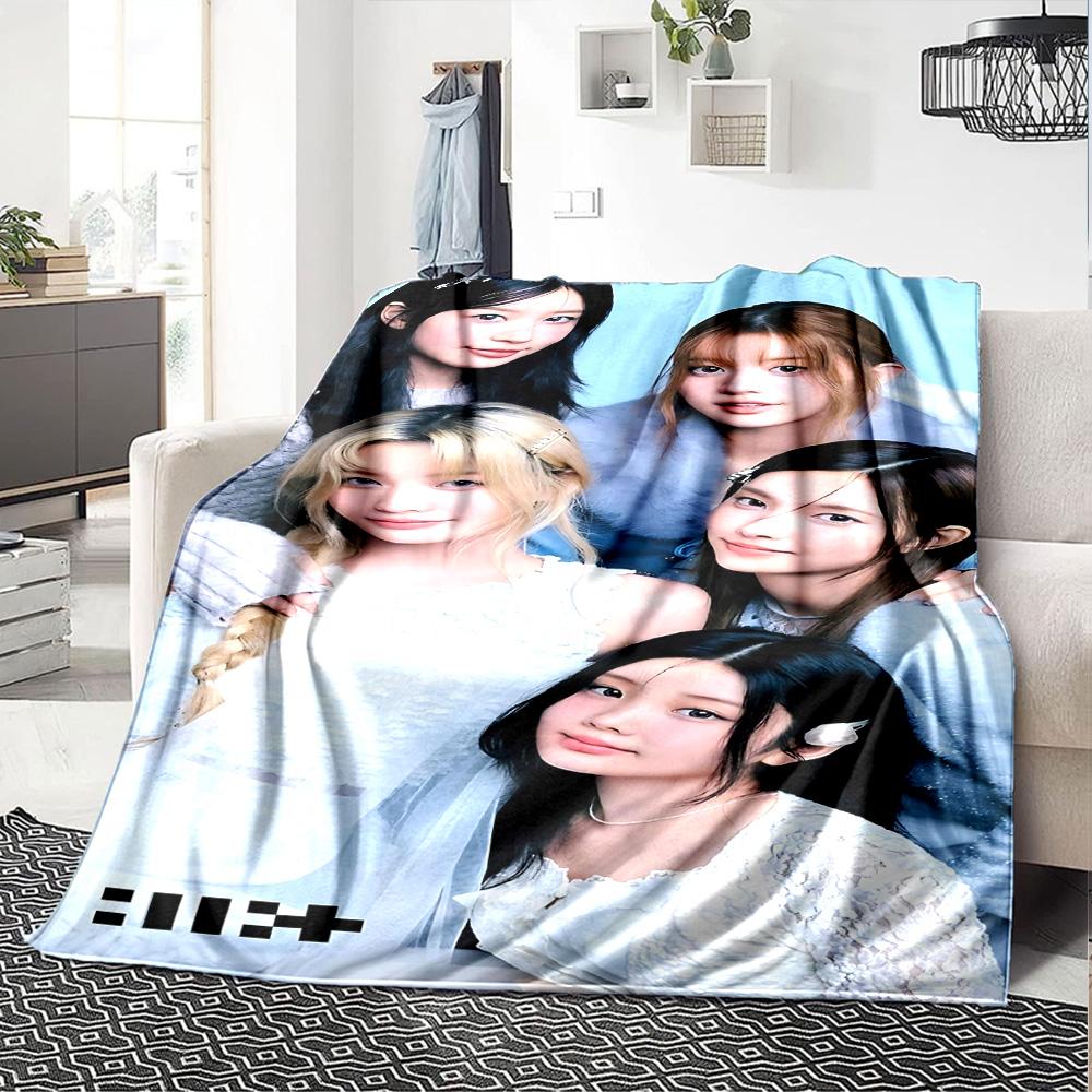 1pc Girl Group Fashion Flannel Blanket for Super Soft Cute Comfort Blanket for Travel Bedding Couch Sofa Blanket Y7308