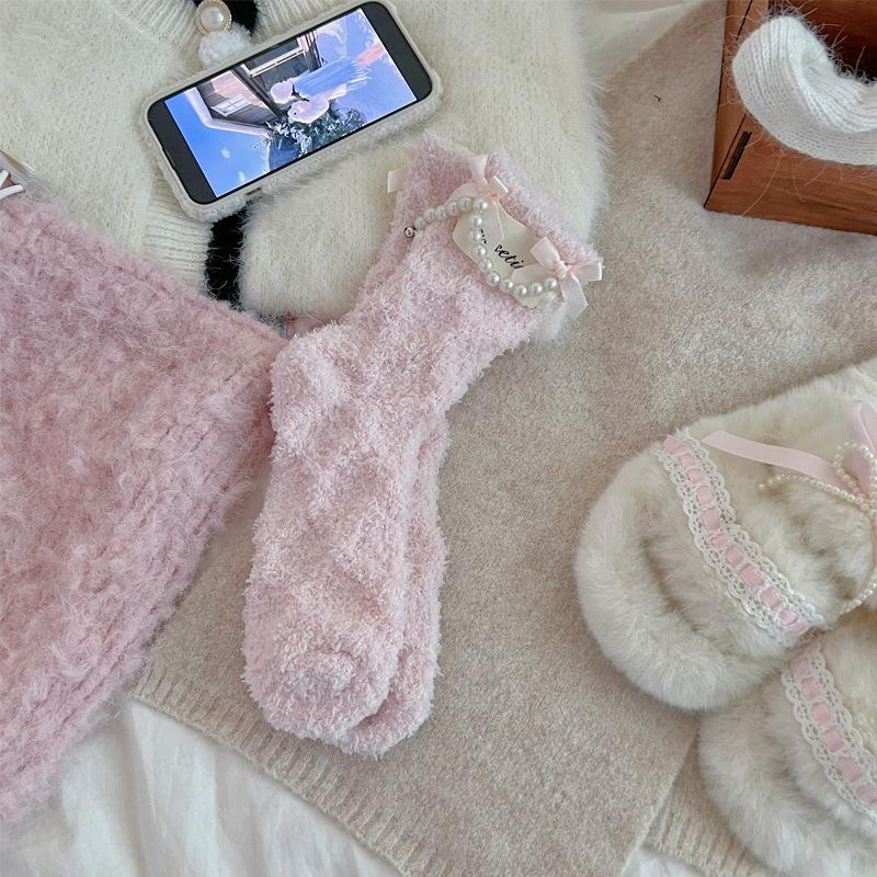 

5pair Sweet Princess Wind Coral Fleece Socks Women S Pearl Cloth Label Heavy Industry Jewelry Sleep Socks Winter Fleece Outer Women S Socks One size fits all