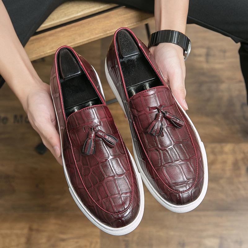 Business and leisure men's board shoes European station large size fashion fringed leather shoes catwalk street shot one pedal loafers