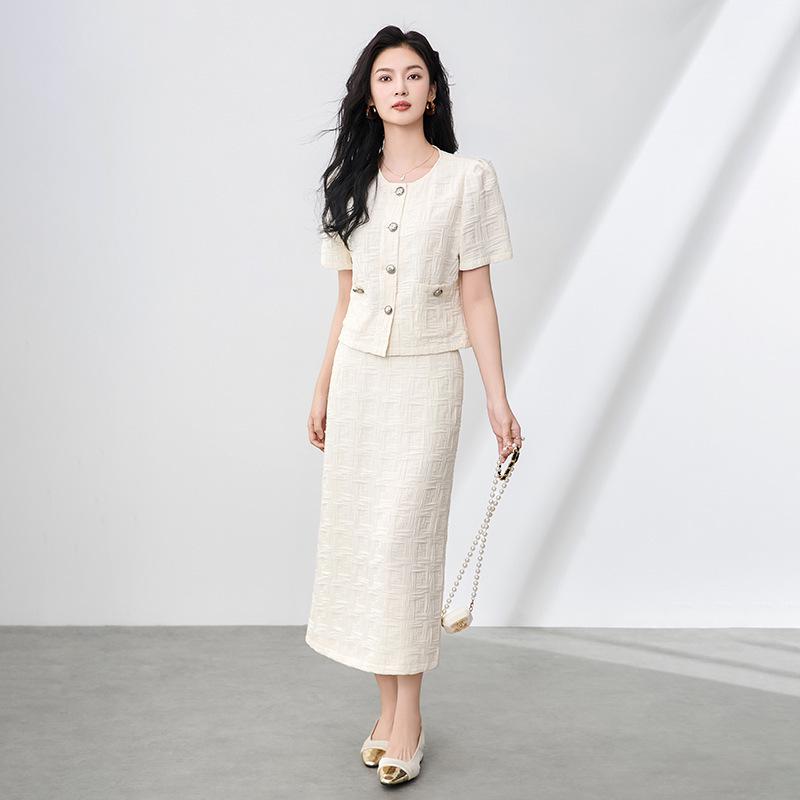 

Elegant Little Fragrant Short Sleeve Top & Textured Bodycon Midi Skirt Set for Women M абрикосовий