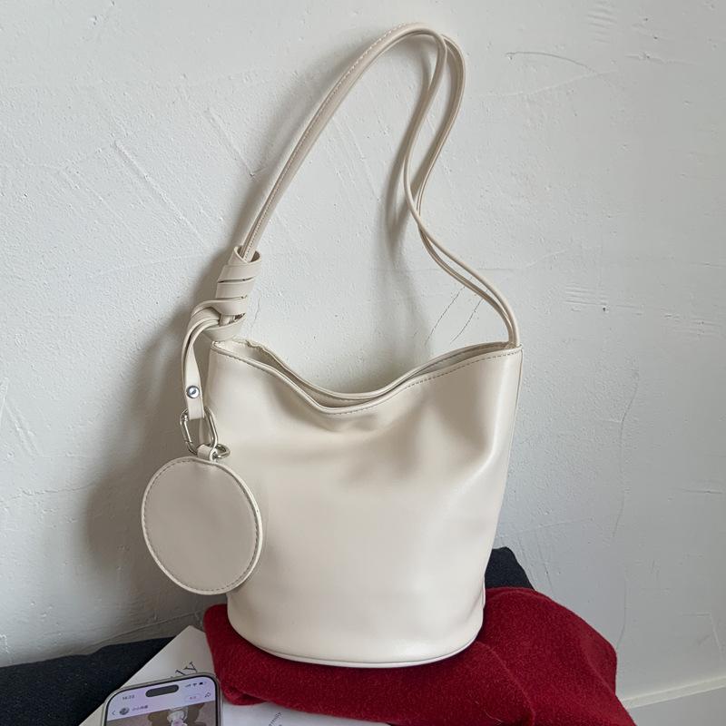 This Year's Popular Bag Women's Large-capacity 2025 New Simple and Versatile Shoulder Underarm Bag Texture Popular Bucket Bag