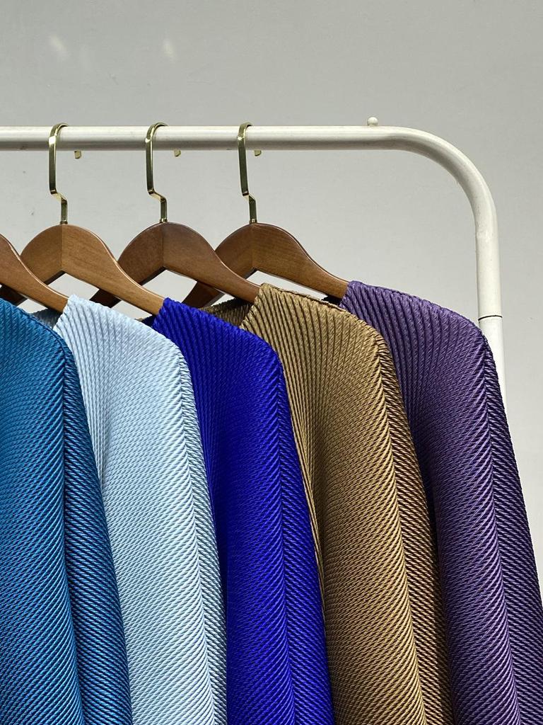 Miyake Jaro/Léto 2026 Dámské plisované tričko – Stylové, Volný střih, Vysoce kvalitní design