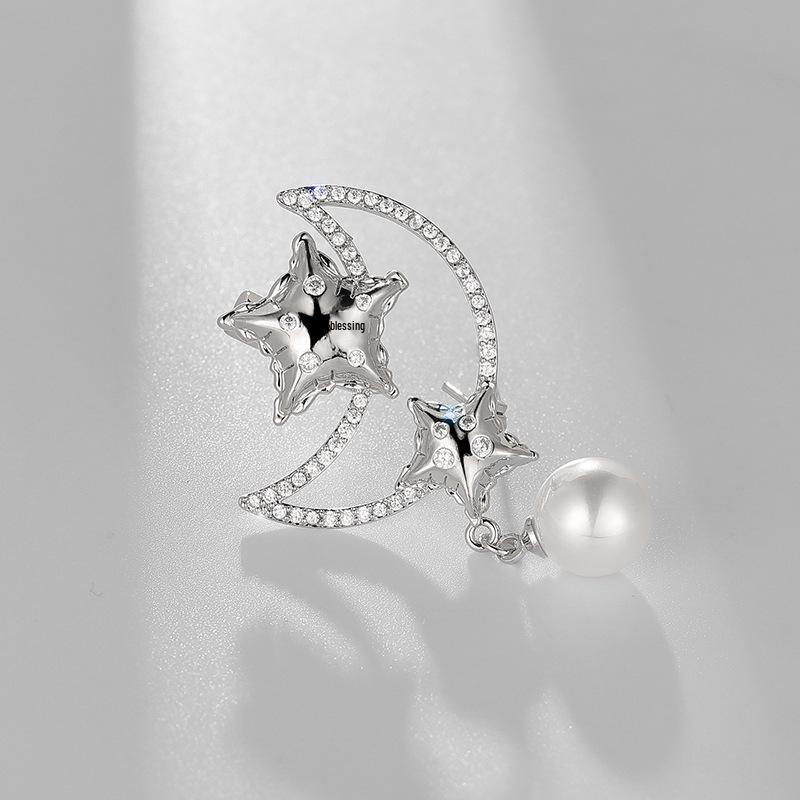 Elegant Moon Brooch with Zircon and Pearl Star Pin