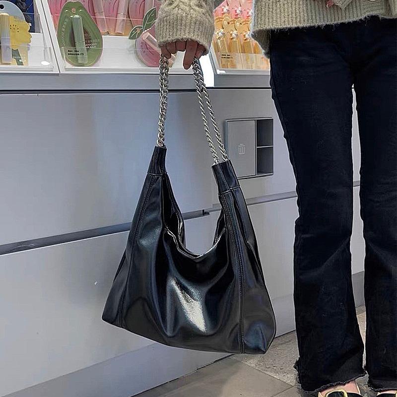 Chain Tote Bag Crossbody Bag Stylish Commuter Women's Bag Soft Leather Shoulder Bag
