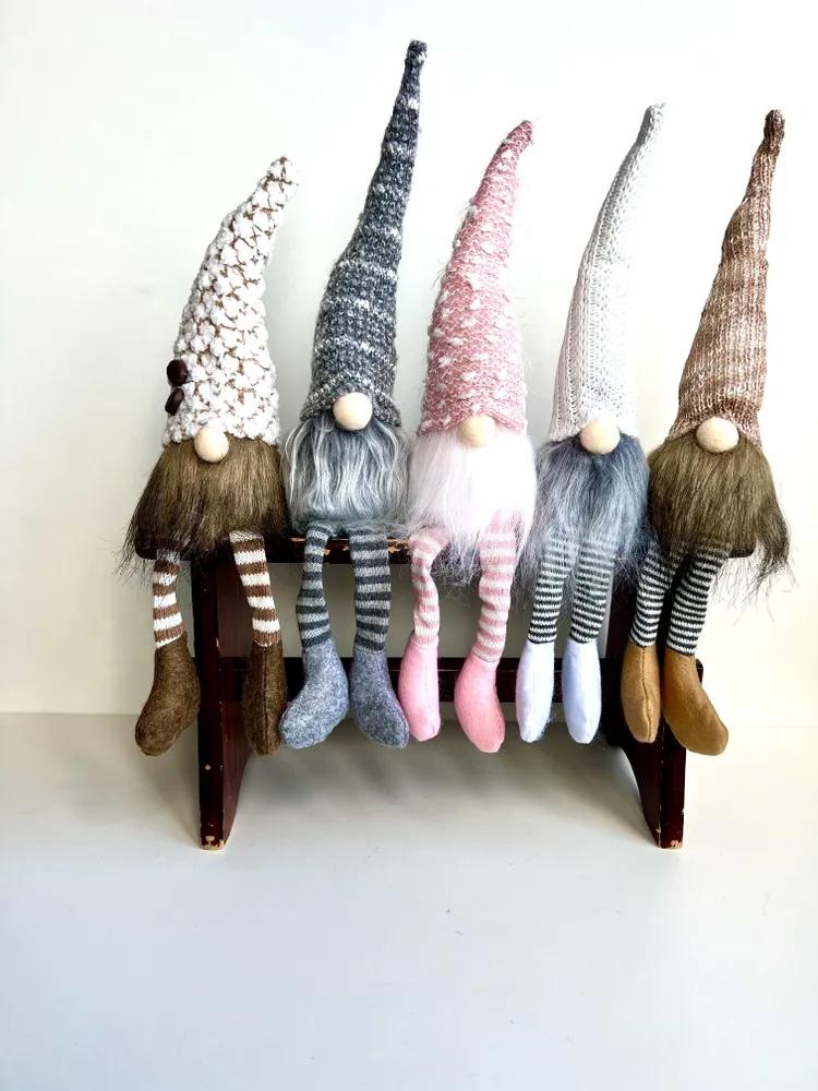 Skandinavisches Regaldeko Wichtel, Graue Farbe, 42 cm Höhe, 9 cm Breite, 9 cm Länge, Stoffmaterial, Beschwerte Füllung, Gestrickt