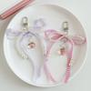 Süßer karierter Schlüsselanhänger mit Erdbeer-Charm, Schleife, Perle, Handy-Anhänger, Schmuck für Mädchen, Frauen, Geschenk, Taschen-Dekoration