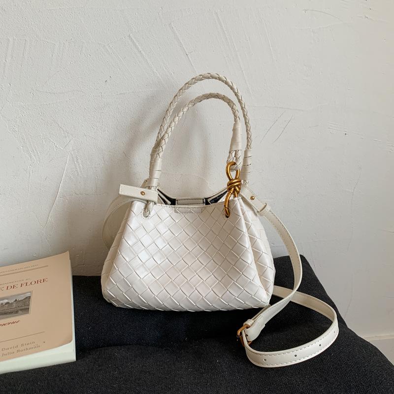 

High-end niche bag women s new versatile fashion messenger bag portable diamond bucket bag белый