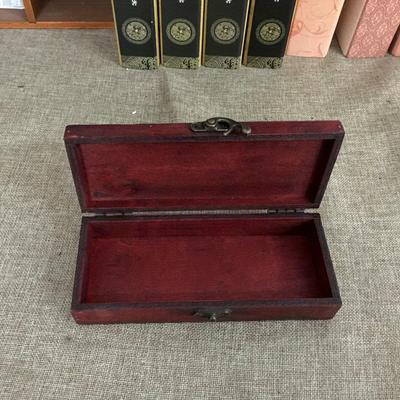 1Pc Retro Antique Pen Box Desktop Storage Organizer for Jewelry Office Supplies and Miscellaneous Items