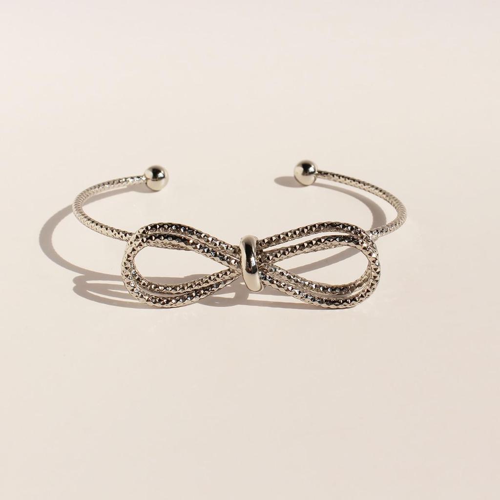 Baoli Original Fashion Creative Bow Bangle - Unique and Bold Design 936