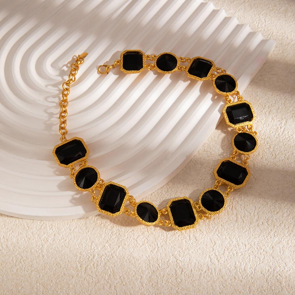 Retro Exaggerated Necklace Earrings Female, Light Luxury High Sense Medieval Vintage Fashion Temperament Suit