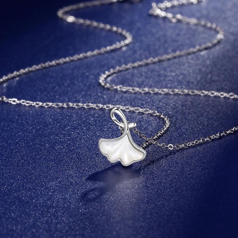 Sansheng Is Fortunate To Have Apricot Leaf Necklace Female White Fritillary Necklace Small Skirt Light Luxury Niche Design Item