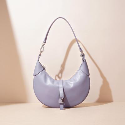 Borsa a Spalla a Mezzaluna Versatile: Pelle di vacchetta primo strato premium, design minimalista, vera pelle, edizione 2025.