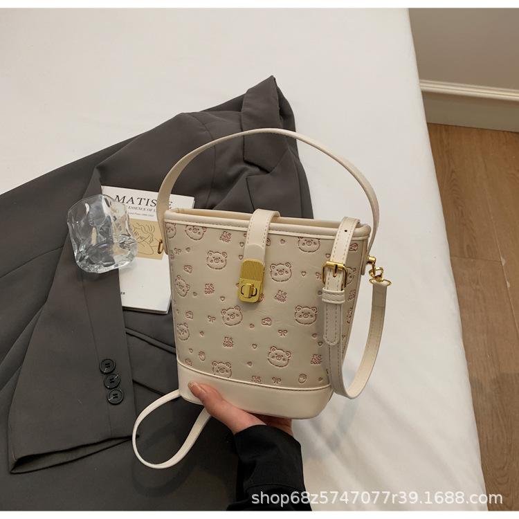 Summer New Small Bag Women's 2025 Fashionable Portable Bucket Bag Is a Versatile Foreign Texture Commuter Crossbody Bag