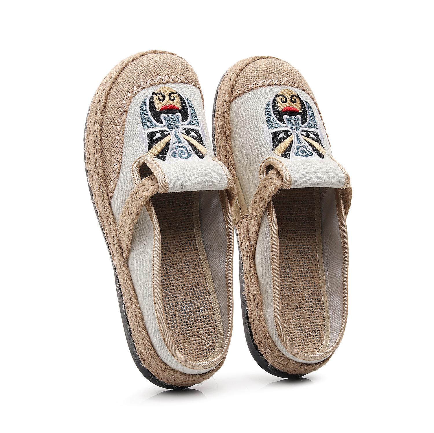 

25 весна и лето старые пекинские тканевые туфли на плоской подошве с круглым носком полушлепанцы женские туфли новое лицо китайский стиль женские среднего и пожилого возраста сандалии 41