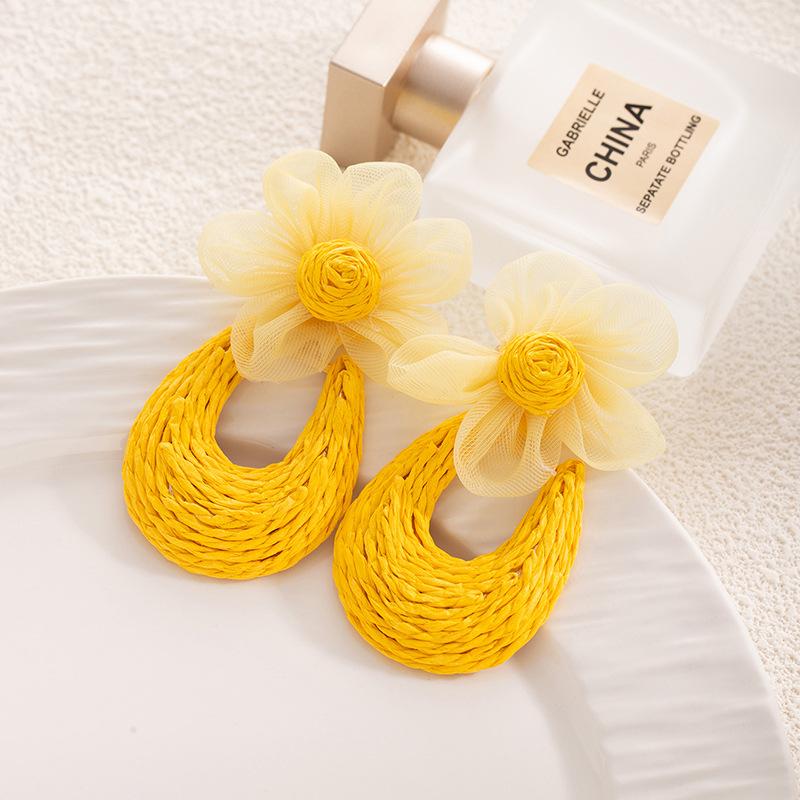Handgefertigte Raffia-Netz-Blumenohrringe Modische Ohrringe, Wald-Thema Frische und Süße Ohrringe