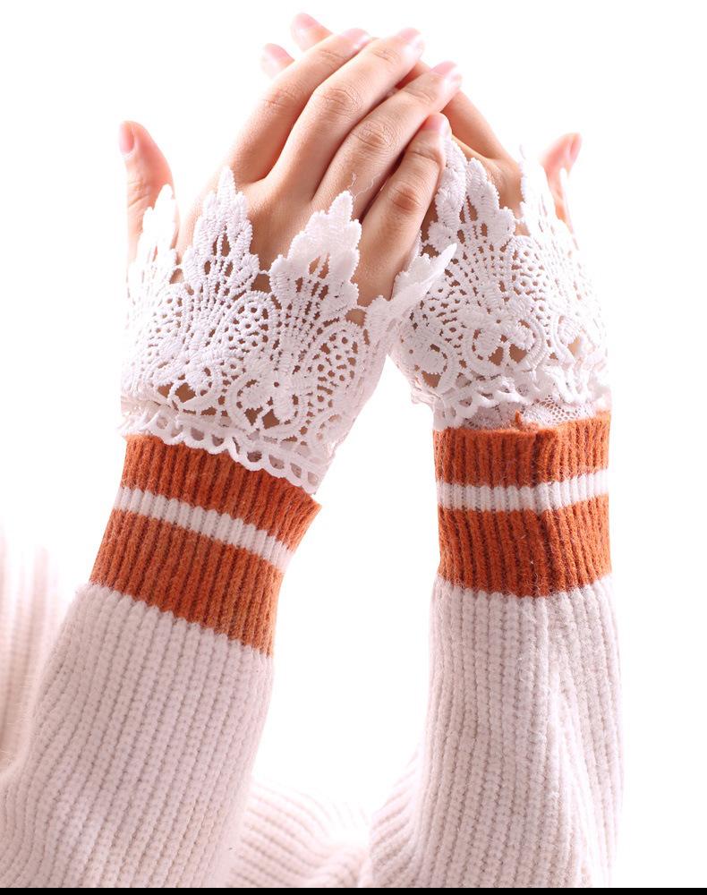 Women's Summer Lace Wrist Covers with Hollow-Out Sleeves for Tattoos and Scars