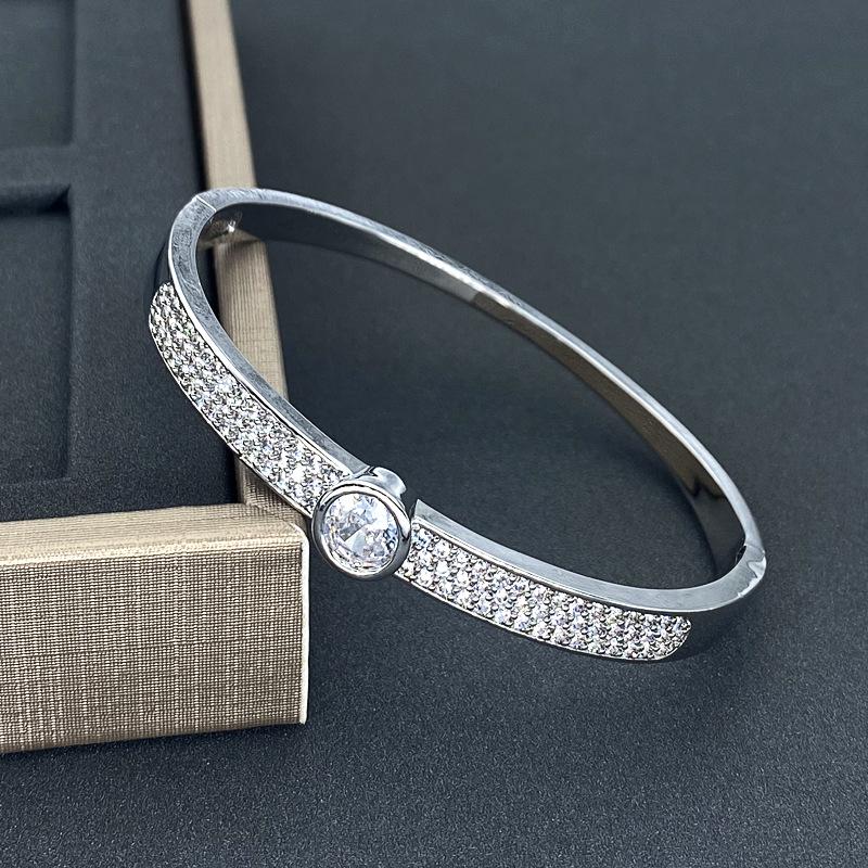 Round Zircon Bracelet: European and American Light Luxury Style, Versatile Half-Circle Design with Full Diamond Setting for Women.