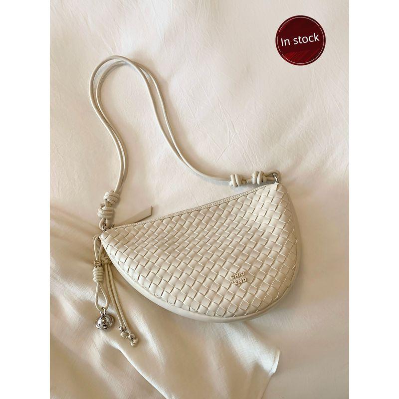 

South Style Chio2nd Lower Moon Saddle Bag Woven Crescent Armpit Bag Women s Niche Style Fashionable Shoulder Messenger Bag