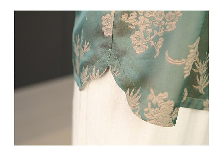 Elegant Seven-Sleeve Chinese Style Top for Women - Loose Fit, Printed Design, Perfect for Middle-Aged and Elderly Mothers or Grandmothers