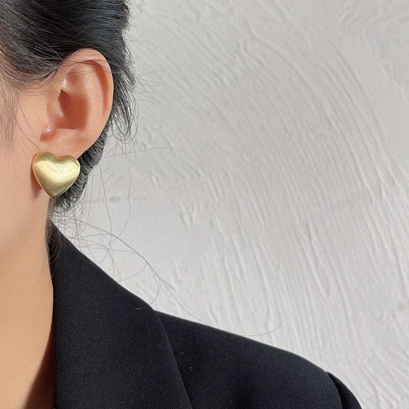New Gold Color Brushed Heart-Shaped Earrings Women's Retro Metal Heart Shiny Light Luxury Exquisite Earrings Jewelry Party Gifts