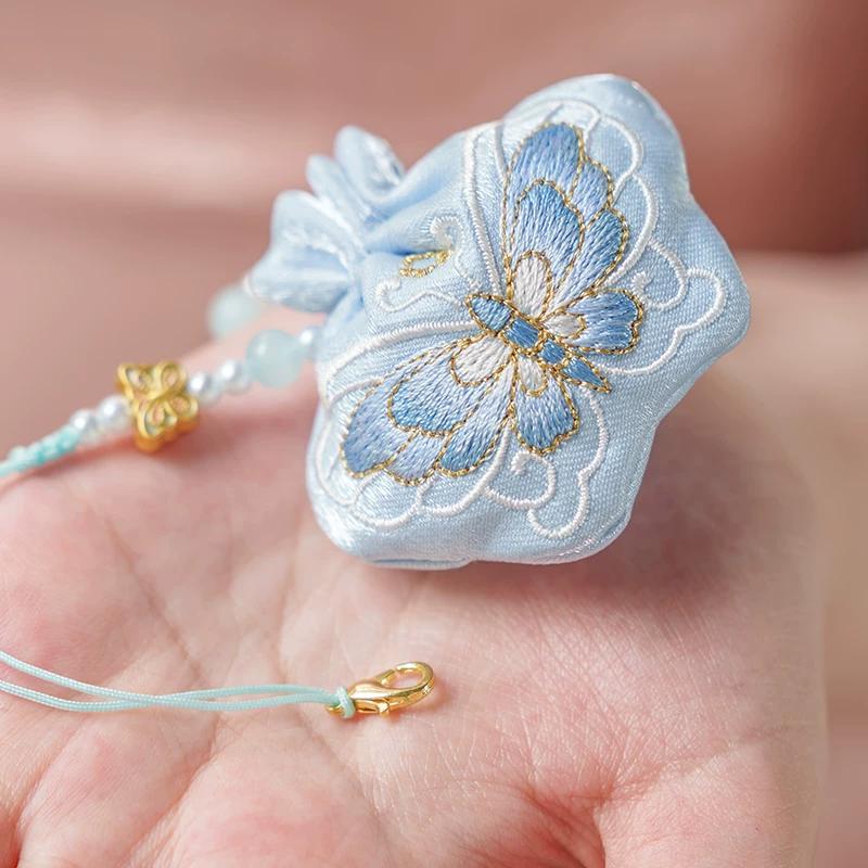 Qixi Festival Traditional Style Empty Sachet, Qipao Brooch Pendant, Hanfu Embroidery Butterfly Osmanthus Fragrance Bag, Portable Mosquito-Repellent
