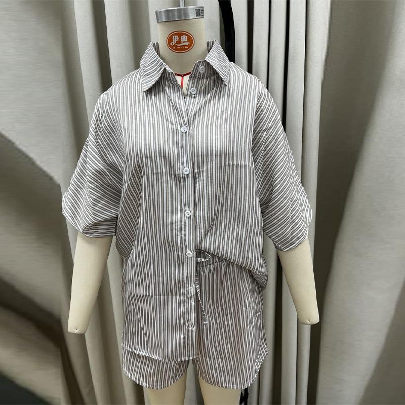 Striped Shirt Shorts Set Spring/Summer 2025 New Fashion Women's Comfort and Leisure 2-piece Set Loose Retro Versatile