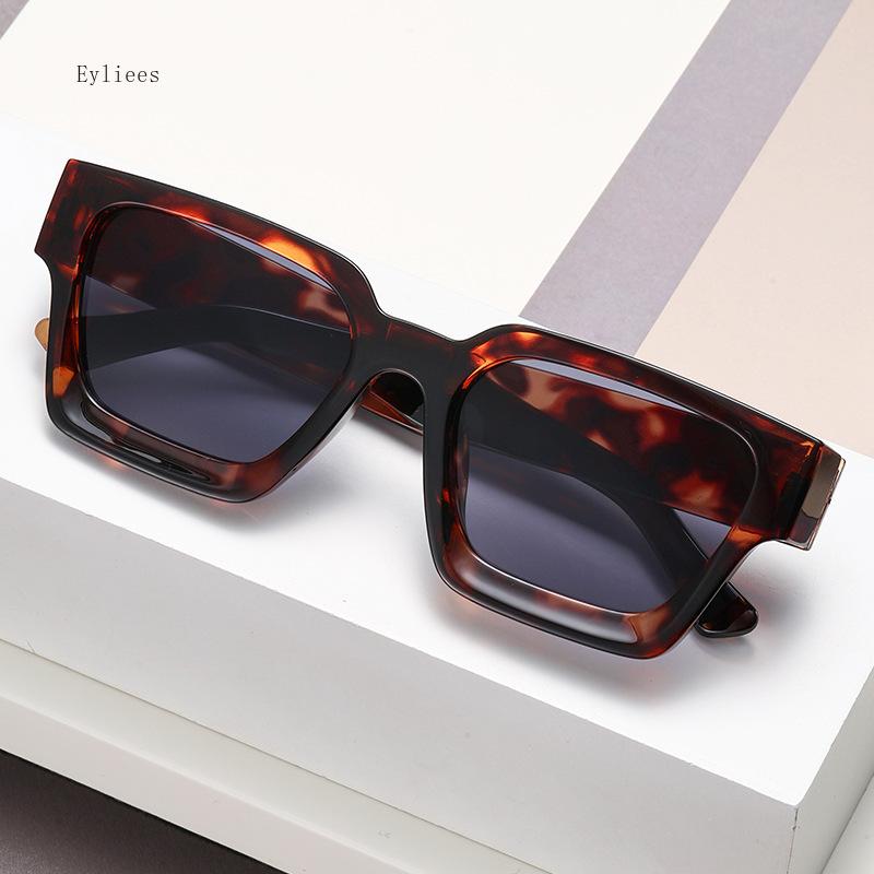 New Fashion Woman Luxury  Square Sunglasses Ladies Vintage Oversized Sun Glasses Female Big Frame Uv400 Shades Black