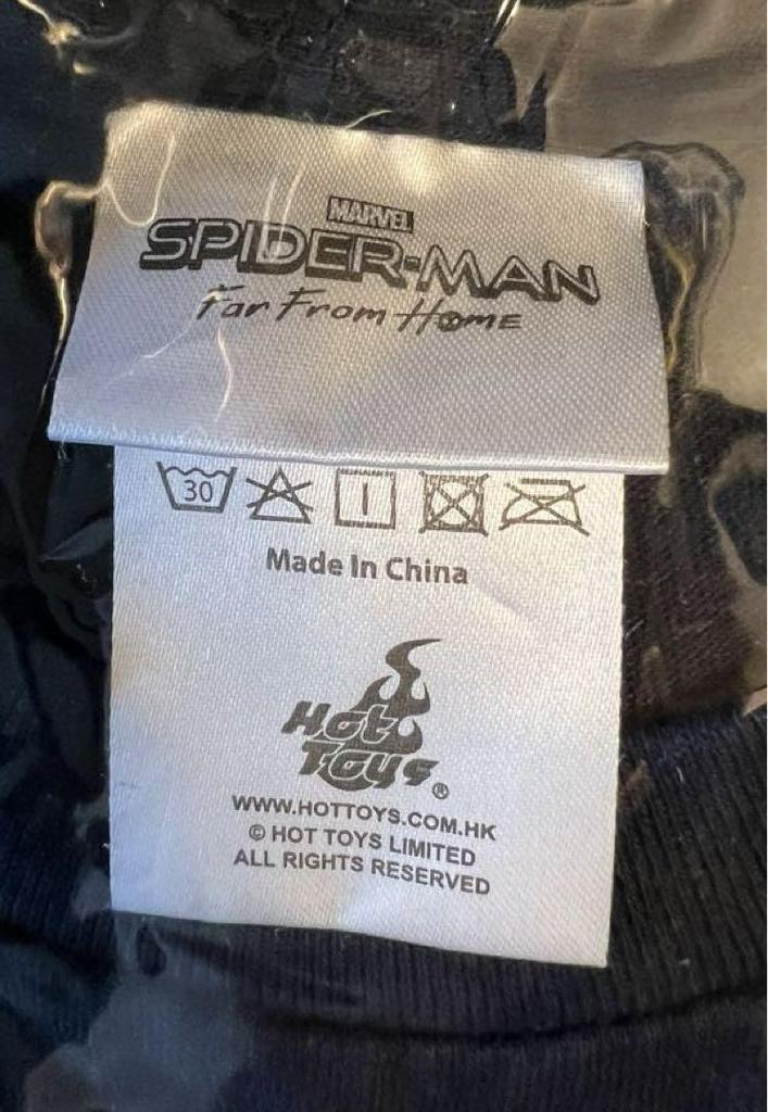 [USED] Spider-Man FAR FROM HOME HOT TOYS Limited Edition T-shirt