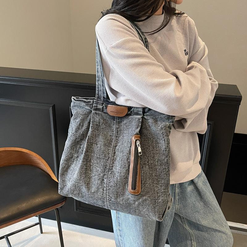 2025 Summer New Foreign Style Texture Simple Fashion Large Capacity Bag Casual Personality Women Shoulder Tote Bag