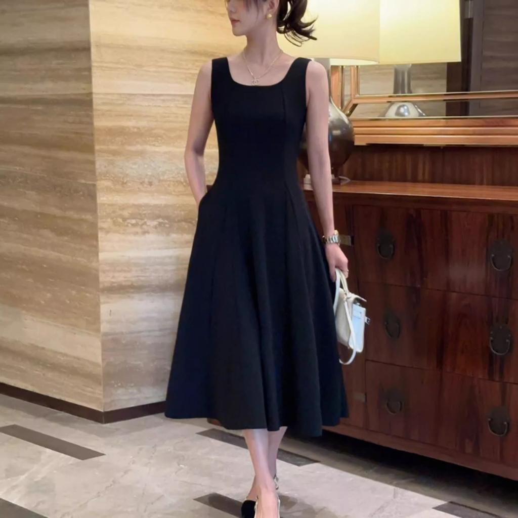 Back Invisible Zipper Hepburn Style Summer Women's Temperament Square Collar Small Sleeveless Black Dress