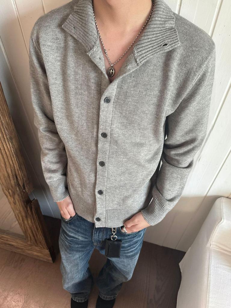 EME Yishengyi Retro German-Style Anti-Pilling Knit Stand Collar Cardigan Sweater for Spring and Autumn.