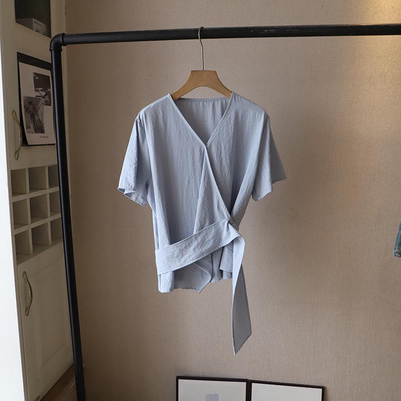 

2025 Корейский стиль V-образный вырез Завязка на талии Приталенная Блузка женская с коротким рукавом One Size светло-синий