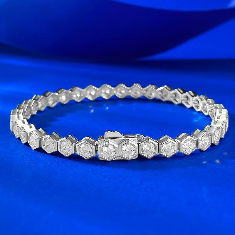 

Хуэй Чжи И S925 Серебро Роскошный Браслет с Бриллиантами в Виде Пчелиных Сот 17 CM