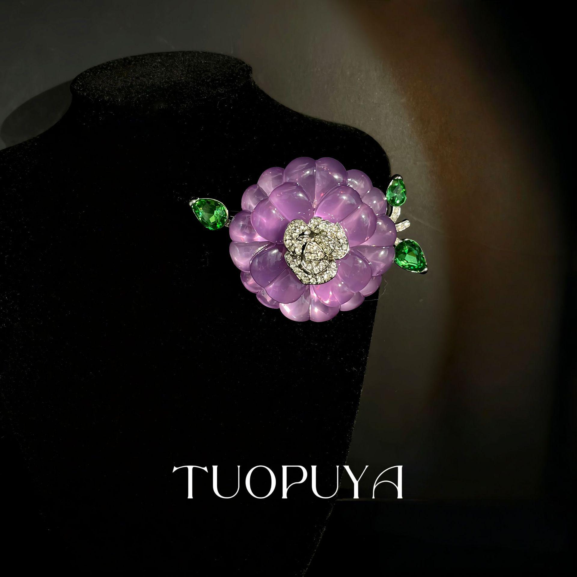Elegant Purple Flower Jelly Resin Brooch with Three-Dimensional Design