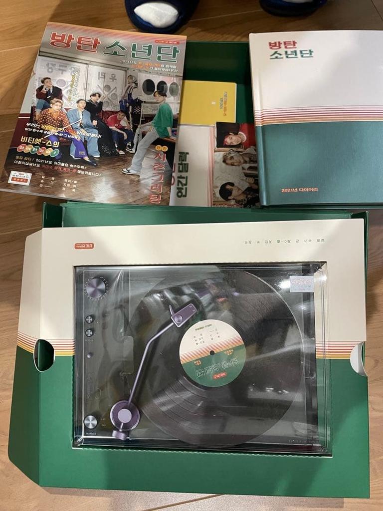 [USED] BTS 2021 SEASON'S GREETINGS