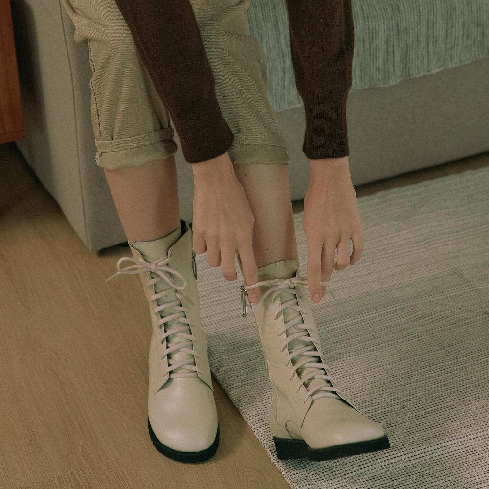 Kerrijade Flat Walker Boots_Ivory