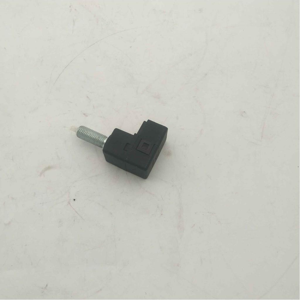 Brake light switch For CHANGAN CS35 OE 3504110-W02
