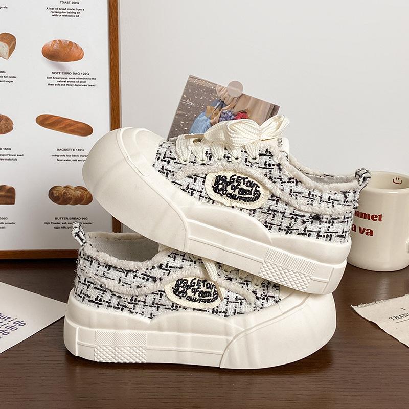 With skirt canvas shoes women's 2025 summer new explosive little white shoes casual versatile students small fragrant thick baseplate shoes