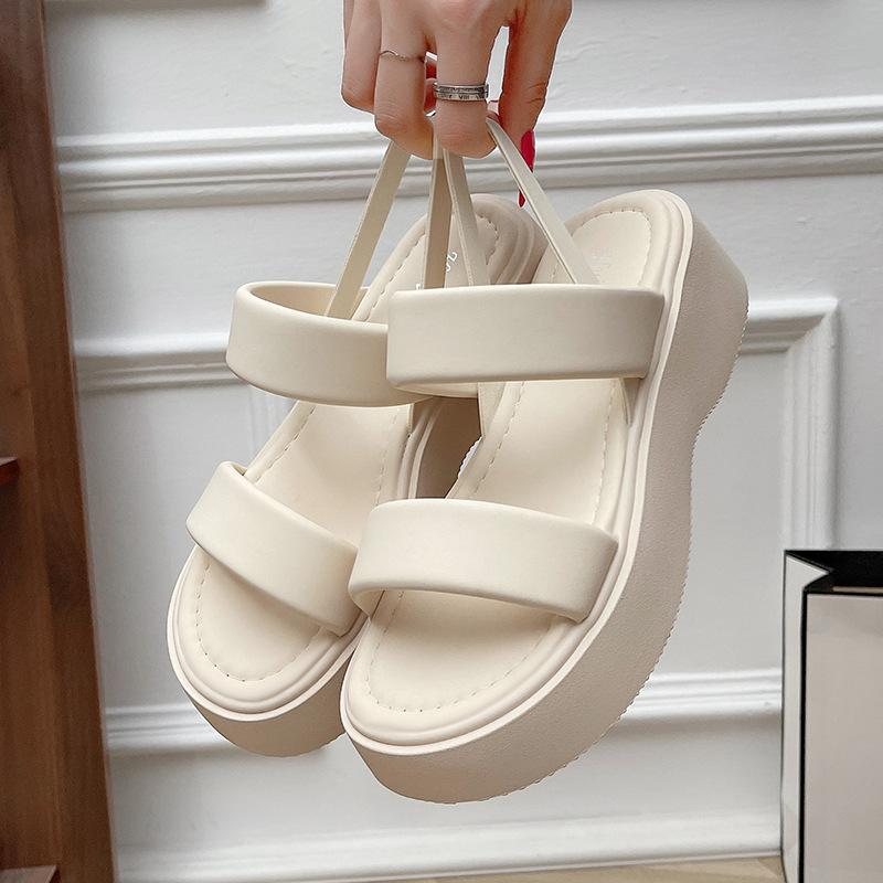 

2025 summer word with muffin sole sandals women s new simple fashion small muffin platform beach shoes 40