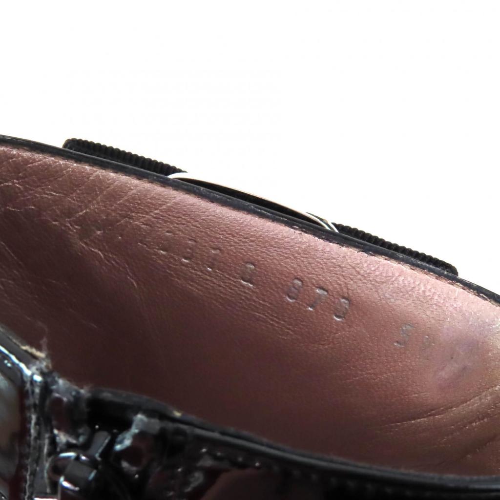 Excellent Salvatore Ferragamo Ankle boots Patent leather with Vara ribbon and 5 Used