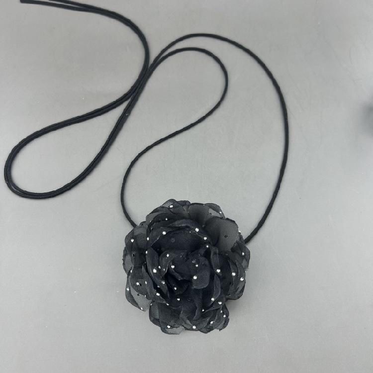 3D Rose Pendant Necklace Versatile Floral Clavicle Chain Simulated Flower Choker