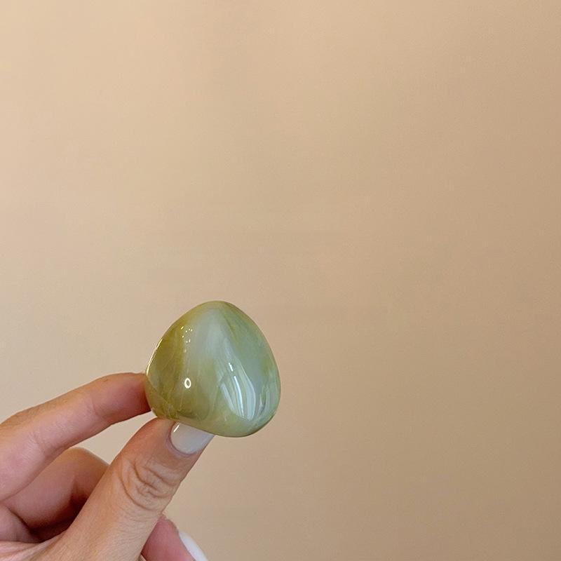 Resin smudged oval ring, fashionable and simple temperament, index finger ring, temperament, versatile, high-end, niche jewelry.
