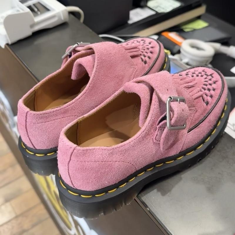 

Женские ретро туфли на толстой подошве из кожи для женщин 2024 года, новые металлические туфли в британском стиле на толстом каблуке, легкие туфли Mary Jean Lefu 35 розовый