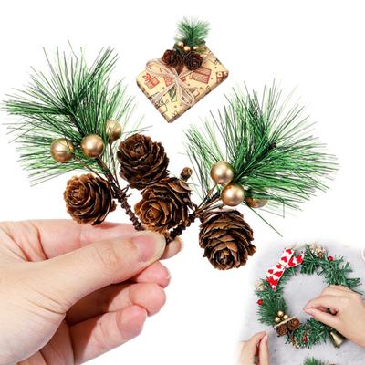 10 Stück Künstlicher Kiefernzweig Mini Kiefernnadelzweige mit Goldbeere Kleine Tannenzapfen Stiele für Feiertagsbasteleien Weihnachten