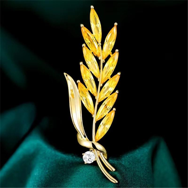 Elegant Wheat Metal Golden Brooch Adornment Stylish Wheat Ear Brooch Ornament Lapel Pin for Women's Suit or Sweater